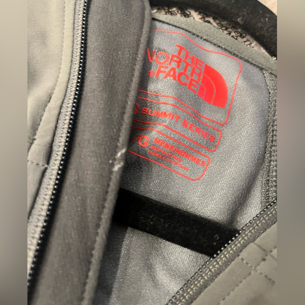 The North Face Men's Charcoal and Black Performance Jacket Summit series - Picture 10 of 11